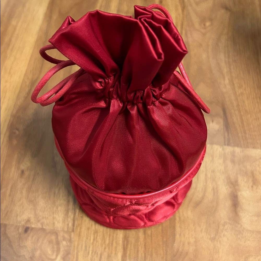 NWOT Authentic Moschino Red Heart Quilted Drawstring Bag - Picture 14 of 16